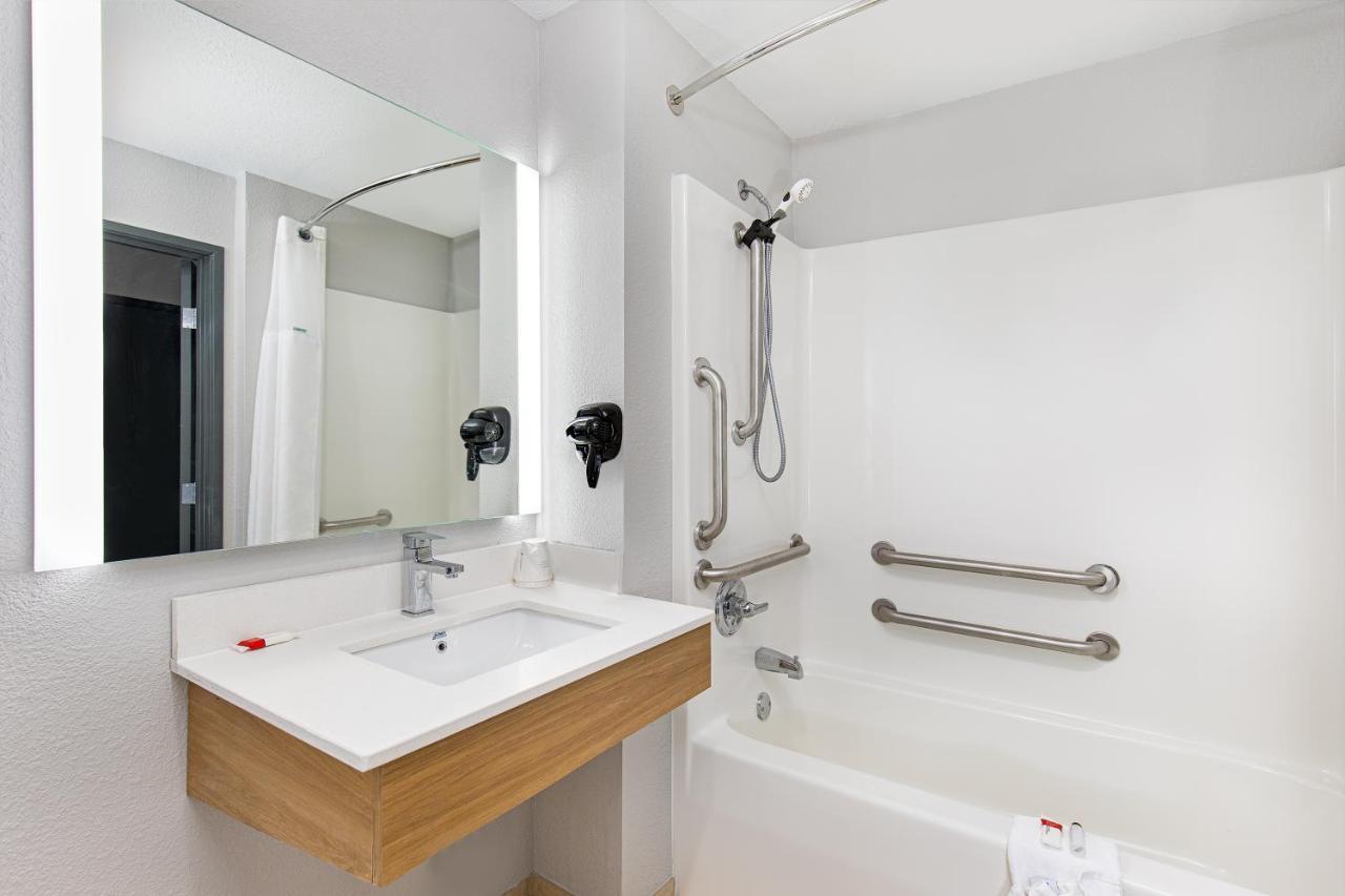 Microtel Inn & Suites By Wyndham Manchester - Newly Renovated Εξωτερικό φωτογραφία
